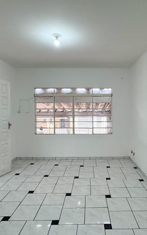 Casa para alugar com 100m², 2 quartos e 2 vagas Casa para alugar com 100m², 2 quartos e 2 vagasSala