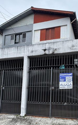 Casa para alugar com 100m², 2 quartos e 2 vagas Casa para alugar com 100m², 2 quartos e 2 vagasFachada