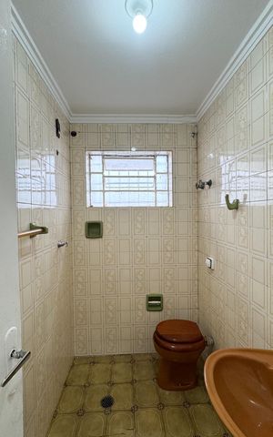 Casa para alugar com 100m², 2 quartos e 2 vagas Casa para alugar com 100m², 2 quartos e 2 vagasBanheiro Social 1
