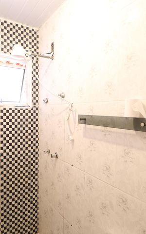 Casa para alugar com 250m², 3 quartos e 3 vagasBanheiro Social