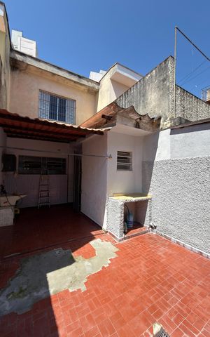 Casa à venda com 108m², 2 quartos e 1 vaga Casa à venda com 108m², 2 quartos e 1 vagaÁrea de serviço
