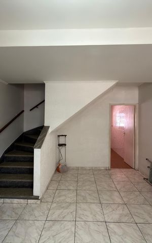 Casa à venda com 108m², 2 quartos e 1 vaga Casa à venda com 108m², 2 quartos e 1 vagaSala