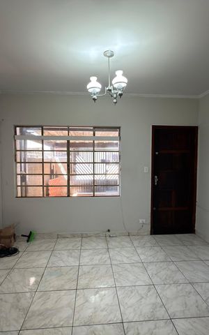 Casa à venda com 108m², 2 quartos e 1 vaga Casa à venda com 108m², 2 quartos e 1 vagaSala