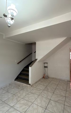 Casa à venda com 108m², 2 quartos e 1 vaga Casa à venda com 108m², 2 quartos e 1 vagaSala