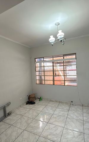 Casa à venda com 108m², 2 quartos e 1 vaga Casa à venda com 108m², 2 quartos e 1 vagaSala