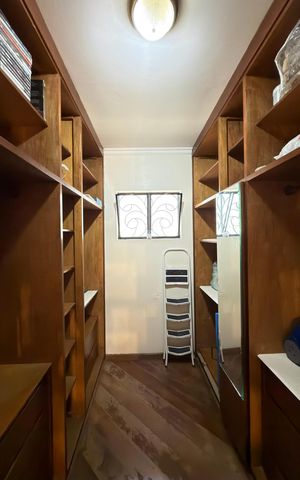 Casa de condomínio para alugar com 380m², 4 quartos e 3 vagasQuarto 4 - Suíte