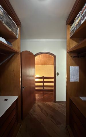 Casa de condomínio para alugar com 380m², 4 quartos e 3 vagasQuarto 4 - Suíte