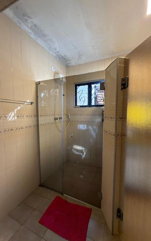 Casa de condomínio para alugar com 380m², 4 quartos e 3 vagasQuarto 1 - Suíte Banheiro 