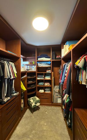 Casa de condomínio para alugar com 380m², 4 quartos e 3 vagasQuarto 1 - Suíte Closet 