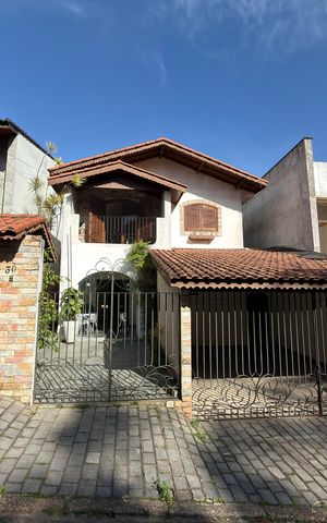 Casa de condomínio para alugar com 380m², 4 quartos e 3 vagasFachada