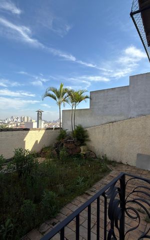 Casa de condomínio para alugar com 380m², 4 quartos e 3 vagasQuintal 