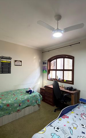 Casa de condomínio para alugar com 380m², 4 quartos e 3 vagasQuarto 2 