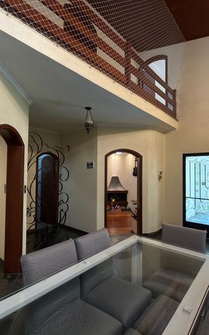 Casa de condomínio para alugar com 380m², 4 quartos e 3 vagasSala