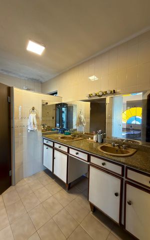 Casa de condomínio para alugar com 380m², 4 quartos e 3 vagasQuarto 1 - Suíte Banheiro 