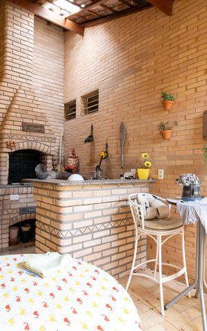 Casa para alugar com 226m², 3 quartos e 1 vaga