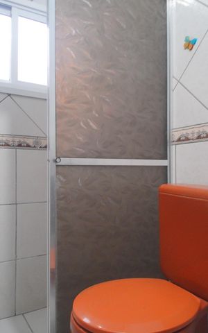 Casa à venda com 220m², 4 quartos e 4 vagasBanheiro 1