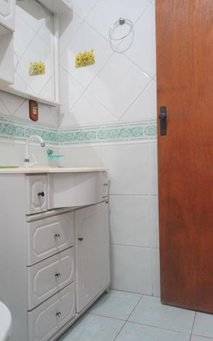 Casa à venda com 220m², 4 quartos e 4 vagasBanheiro da Suíte