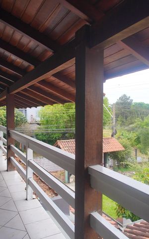 Casa à venda com 220m², 4 quartos e 4 vagasvaranda da suite