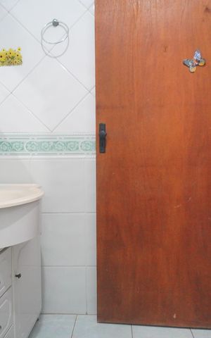 Casa à venda com 220m², 4 quartos e 4 vagasBanheiro da Suíte