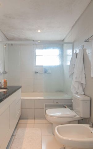 Apartamento à venda com 163m², 3 quartos e 3 vagas Apartamento à venda com 163m², 3 quartos e 3 vagasBanheiro da Suíte 1