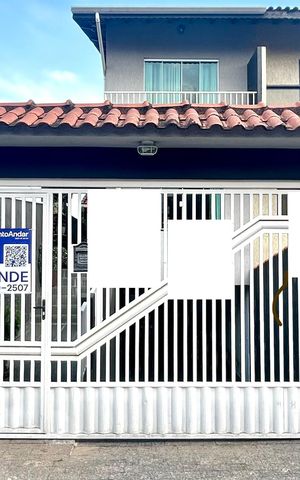 Casa à venda com 200m², 2 quartos e 5 vagas Casa à venda com 200m², 2 quartos e 5 vagasPlaca instalada na fachada do imóvel