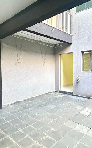Casa à venda com 200m², 2 quartos e 5 vagas Casa à venda com 200m², 2 quartos e 5 vagasÁrea de Serviço