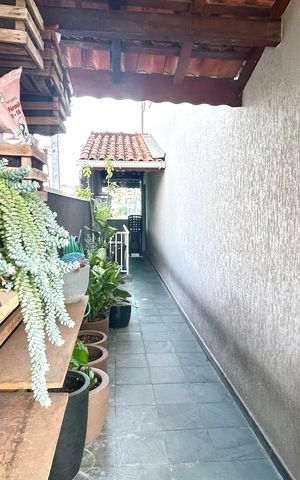 Casa à venda com 200m², 2 quartos e 5 vagas Casa à venda com 200m², 2 quartos e 5 vagasCorredor