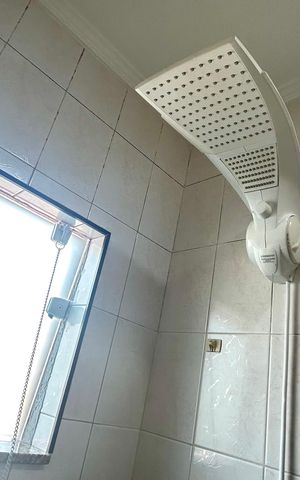 Casa à venda com 200m², 2 quartos e 5 vagas Casa à venda com 200m², 2 quartos e 5 vagasBanheiro da Suíte 2