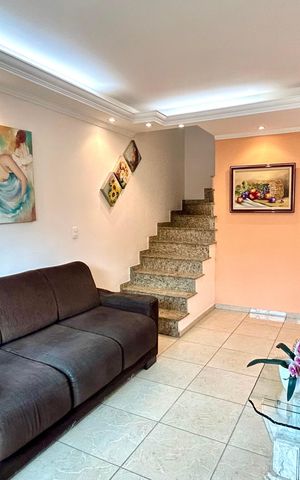 Casa à venda com 200m², 2 quartos e 5 vagas Casa à venda com 200m², 2 quartos e 5 vagasSala