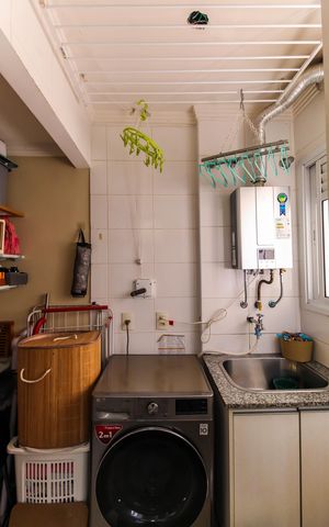 Apartamento à venda com 87m², 3 quartos e 2 vagas Apartamento à venda com 87m², 3 quartos e 2 vagasÁrea de Serviço