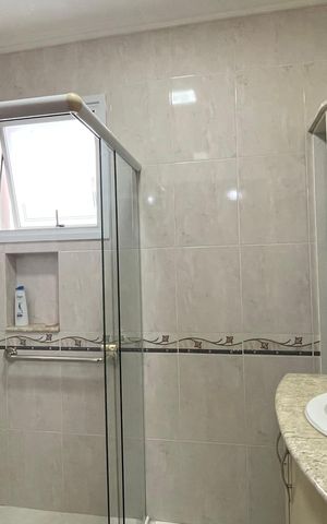 Casa para alugar com 352m², 2 quartos e 6 vagas Casa para alugar com 352m², 2 quartos e 6 vagasBanheiro do Quarto 1