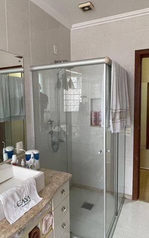 Casa para alugar com 352m², 2 quartos e 6 vagas Casa para alugar com 352m², 2 quartos e 6 vagasBanheiro do Quarto 3