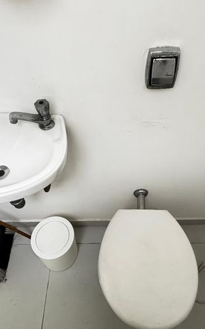 Apartamento para alugar com 141m², 3 quartos e 2 vagas Apartamento para alugar com 141m², 3 quartos e 2 vagasArea de Serviço - Banheiro