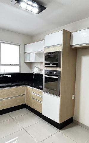 Apartamento para alugar com 141m², 3 quartos e 2 vagas Apartamento para alugar com 141m², 3 quartos e 2 vagasCozinha