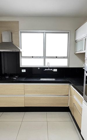 Apartamento para alugar com 141m², 3 quartos e 2 vagas Apartamento para alugar com 141m², 3 quartos e 2 vagasCozinha