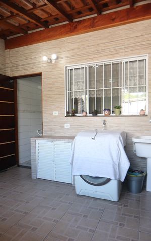 Casa à venda com 148m², 5 quartos e 1 vagaLavanderia e Lazer