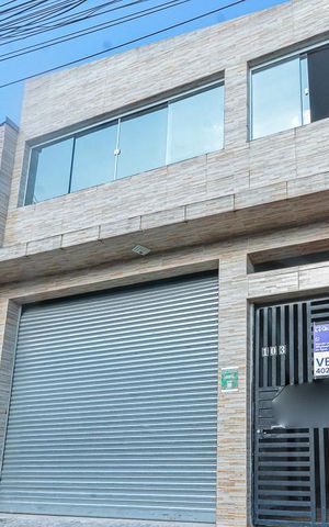 Casa à venda com 230m², 4 quartos e 2 vagas Casa à venda com 230m², 4 quartos e 2 vagasFachada