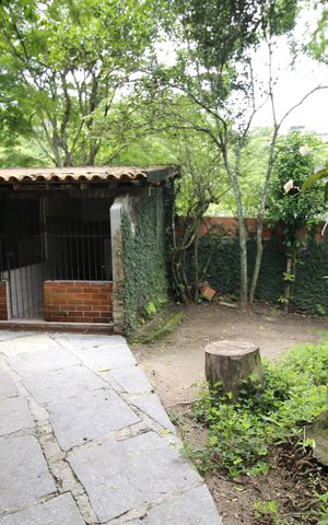 Casa de condomínio à venda com 700m², 4 quartos e 2 vagasQuintal 