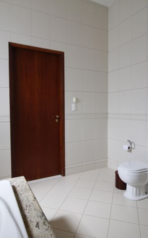 Casa de condomínio à venda com 700m², 4 quartos e 2 vagasBanheiro da suíte 4