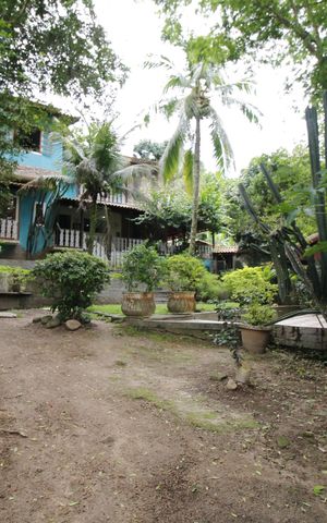 Casa de condomínio à venda com 700m², 4 quartos e 2 vagasQuintal 