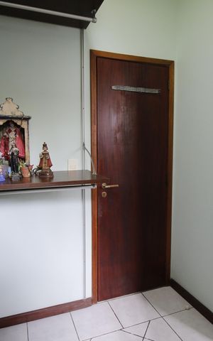 Casa de condomínio à venda com 700m², 4 quartos e 2 vagasCloset da suíte 4