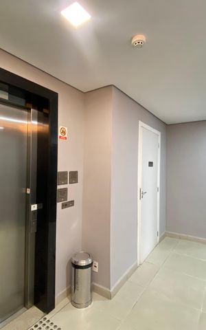 Apartamento à venda com 47m², 2 quartos e 1 vaga Apartamento à venda com 47m², 2 quartos e 1 vagaHall