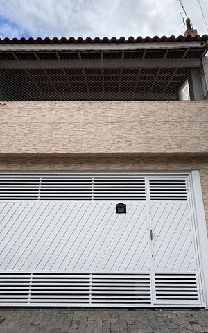 Casa para alugar com 250m², 4 quartos e 2 vagasPlaca 