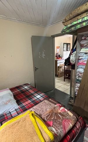 Casa à venda com 98m², 5 quartos e 3 vagas Casa à venda com 98m², 5 quartos e 3 vagasQuarto 1