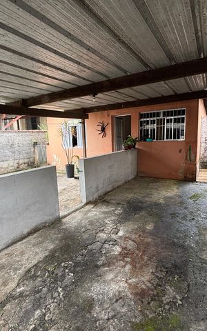 Casa à venda com 98m², 5 quartos e 3 vagas Casa à venda com 98m², 5 quartos e 3 vagasGaragem