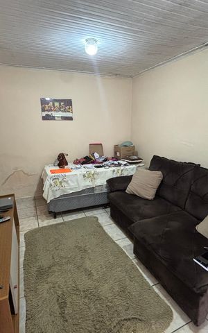 Casa à venda com 98m², 5 quartos e 3 vagas Casa à venda com 98m², 5 quartos e 3 vagasSala