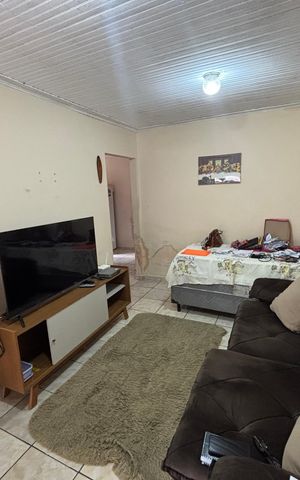 Casa à venda com 98m², 5 quartos e 3 vagas Casa à venda com 98m², 5 quartos e 3 vagasSala