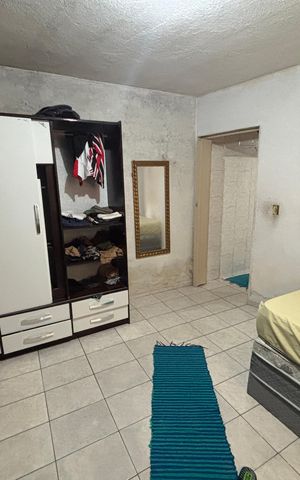 Casa à venda com 98m², 5 quartos e 3 vagas Casa à venda com 98m², 5 quartos e 3 vagasQuarto 4