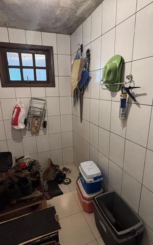 Casa à venda com 98m², 5 quartos e 3 vagas Casa à venda com 98m², 5 quartos e 3 vagasBanheiro Suite