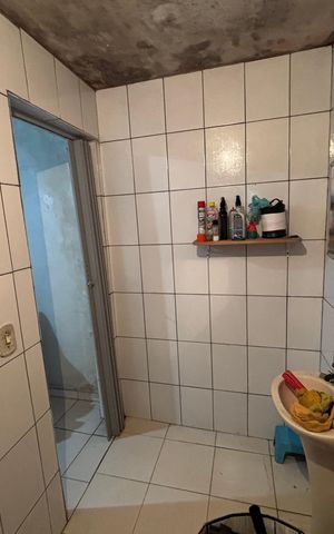 Casa à venda com 98m², 5 quartos e 3 vagas Casa à venda com 98m², 5 quartos e 3 vagasBanheiro suite